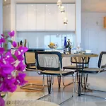 Sol Eterno - Luxury Aparmtent With Direct Oceanview And Extra Services كوستا تاغيسي